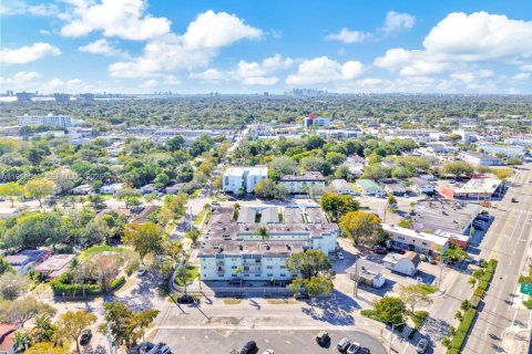 Condo in North Miami, Florida, 1 bedroom  № 2020826 - photo 14