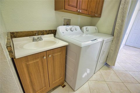 House in Punta Gorda, Florida 3 bedrooms, 183.3 sq.m. № 1585475 - photo 23