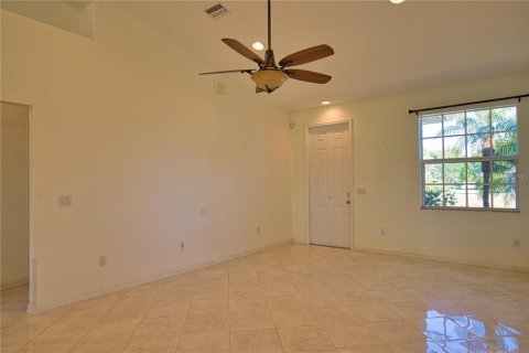 House in Punta Gorda, Florida 3 bedrooms, 183.3 sq.m. № 1585475 - photo 12