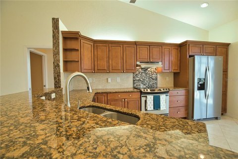 House in Punta Gorda, Florida 3 bedrooms, 183.3 sq.m. № 1585475 - photo 16