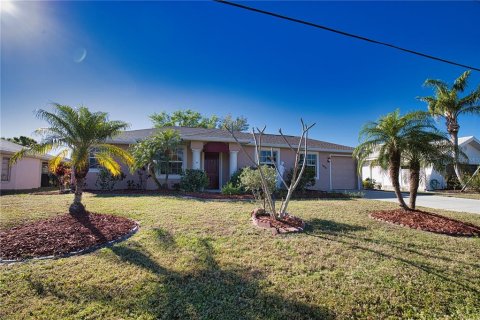House in Punta Gorda, Florida 3 bedrooms, 183.3 sq.m. № 1585475 - photo 4