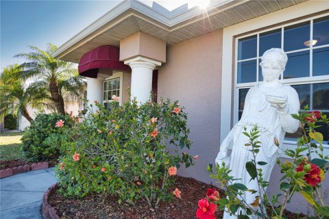 House in Punta Gorda, Florida 3 bedrooms, 183.3 sq.m. № 1585475 - photo 8