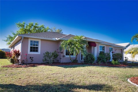 House in Punta Gorda, Florida 3 bedrooms, 183.3 sq.m. № 1585475 - photo 6