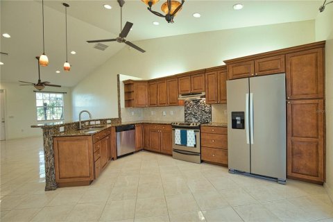 House in Punta Gorda, Florida 3 bedrooms, 183.3 sq.m. № 1585475 - photo 19