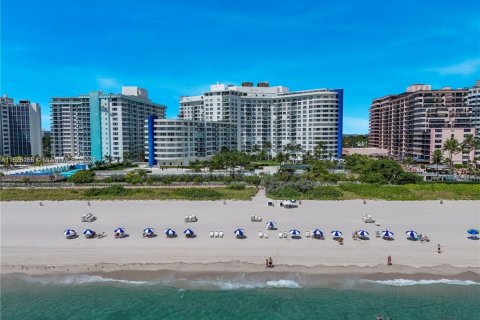Copropriété à louer à Miami Beach, Floride: 2 chambres, 95.69 m2 № 2038897 - photo 24
