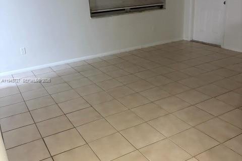 Appartement à louer à Hollywood, Floride: 2 chambres, 95.69 m2 № 2000572 - photo 4