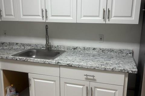 Appartement à louer à Hollywood, Floride: 2 chambres, 95.69 m2 № 2000572 - photo 9