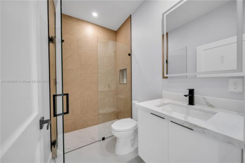 House in Cape Coral, Florida 4 bedrooms № 1891255 - photo 23