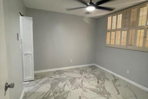 Condo in Tamarac, Florida, 2 bedrooms № 2263547 - photo 6