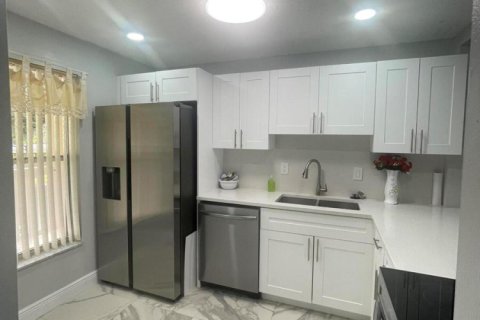 Condominio en Tamarac, Florida, 2 dormitorios  № 2263547
