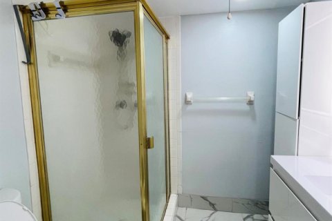 Condo in Tamarac, Florida, 2 bedrooms № 2263547 - photo 3