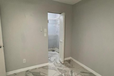 Condo in Tamarac, Florida, 2 bedrooms № 2263547 - photo 7