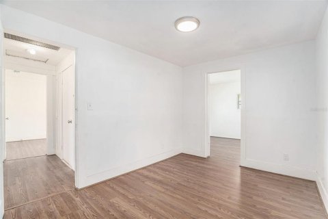 Casa en venta en Tampa, Florida, 2 dormitorios, 90.49 m2 № 1791183 - foto 18