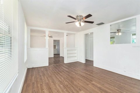 Casa en venta en Tampa, Florida, 2 dormitorios, 90.49 m2 № 1791183 - foto 8
