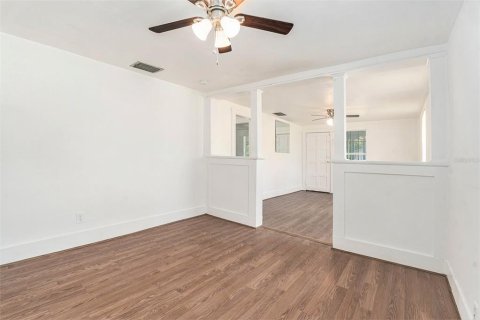 Casa en venta en Tampa, Florida, 2 dormitorios, 90.49 m2 № 1791183 - foto 11