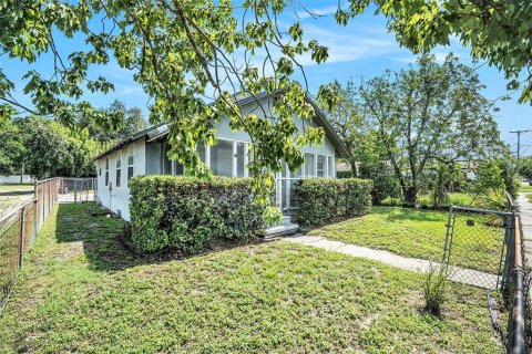 Casa en venta en Tampa, Florida, 2 dormitorios, 90.49 m2 № 1791183 - foto 25