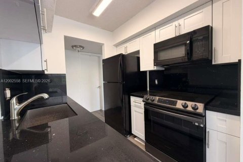 Condo in Tamarac, Florida, 1 bedroom  № 2068262 - photo 6