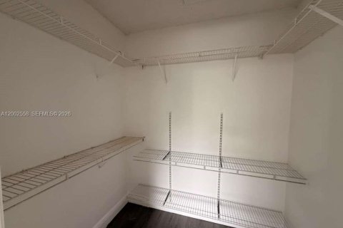 Condo in Tamarac, Florida, 1 bedroom  № 2068262 - photo 9