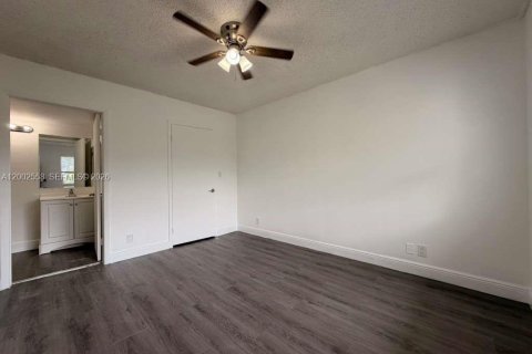 Condo in Tamarac, Florida, 1 bedroom  № 2068262 - photo 8