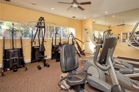 Condo in Tamarac, Florida, 1 bedroom  № 2068262 - photo 14