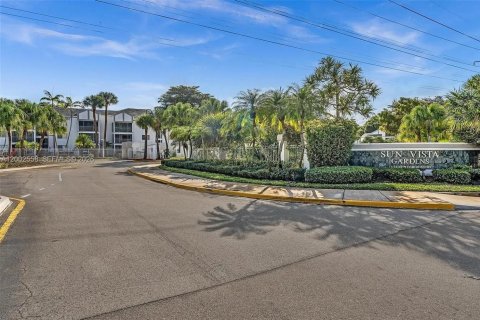 Condo in Tamarac, Florida, 1 bedroom  № 2068262 - photo 2