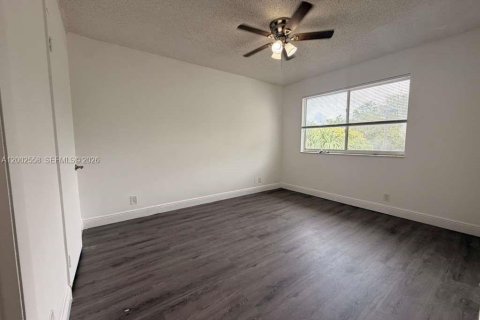 Condo in Tamarac, Florida, 1 bedroom  № 2068262 - photo 10