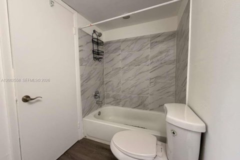 Condo in Tamarac, Florida, 1 bedroom  № 2068262 - photo 12