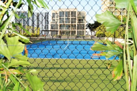 Condo in Miami, Florida, 1 bedroom  № 2012872 - photo 14