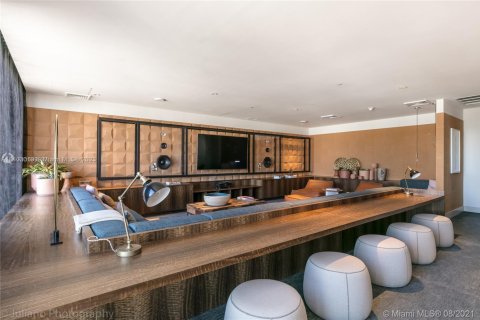 Condo in Miami, Florida, 1 bedroom  № 2012872 - photo 7