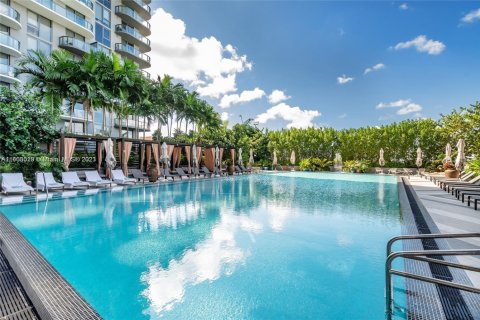 Condo in Miami, Florida, 1 bedroom  № 2012872 - photo 5