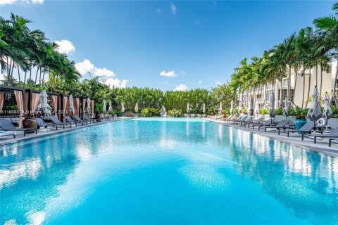 Condo in Miami, Florida, 1 bedroom  № 2012872 - photo 4