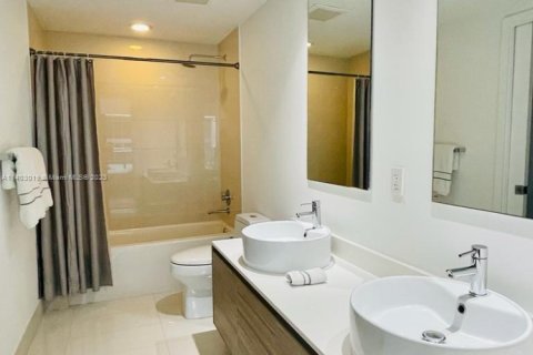 Condo in Miami, Florida, 1 bedroom  № 2012872 - photo 30