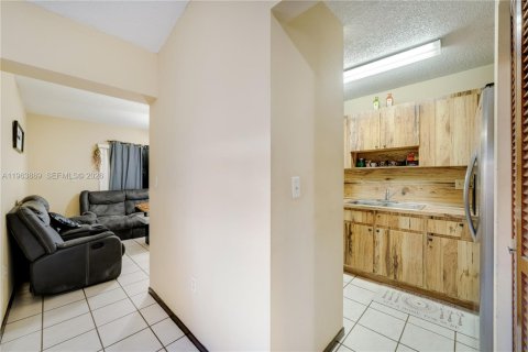 Townhouse in Miami, Florida 3 bedrooms, 125.05 sq.m. № 2026585 - photo 6