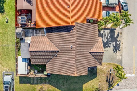 Townhouse in Miami, Florida 3 bedrooms, 125.05 sq.m. № 2026585 - photo 22