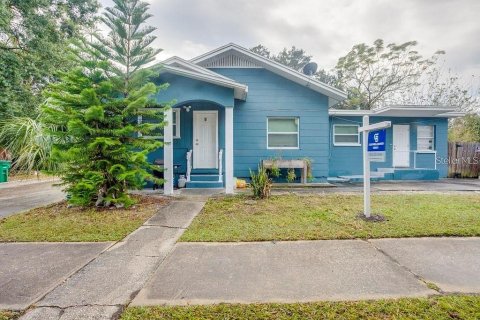 Casa en venta en Tampa, Florida, 4 dormitorios, 133.5 m2 № 1403247 - foto 1