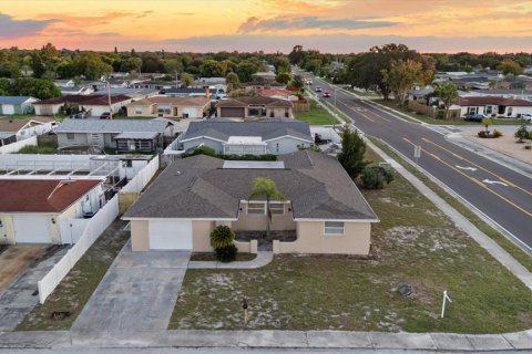 Villa ou maison à vendre à Port Richey, Floride: 3 chambres, 169.92 m2 № 2420076 - photo 2