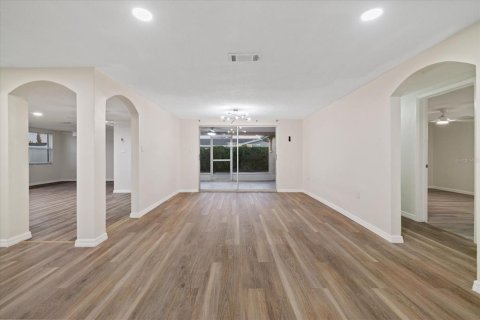 Villa ou maison à vendre à Port Richey, Floride: 3 chambres, 169.92 m2 № 2420076 - photo 8