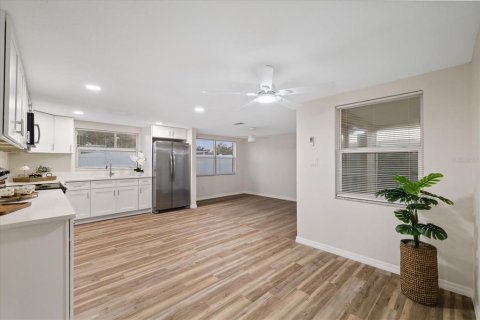 Villa ou maison à vendre à Port Richey, Floride: 3 chambres, 169.92 m2 № 2420076 - photo 11