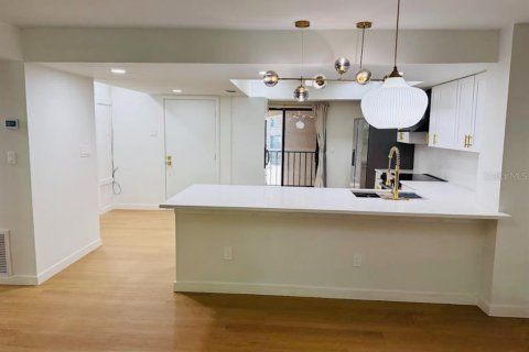 Condo in Altamonte Springs, Florida, 2 bedrooms  № 1785020 - photo 9