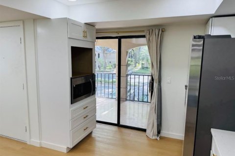 Condo in Altamonte Springs, Florida, 2 bedrooms  № 1785020 - photo 8