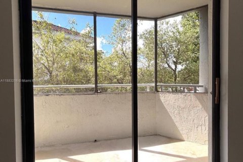 Снять в аренду квартиру в Майами, Флорида 2 спальни, 99.78м2, № 1932095 - фото 8