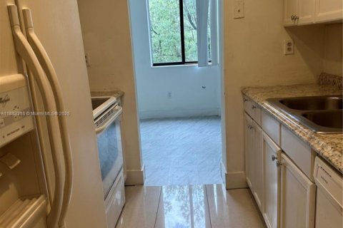 Снять в аренду квартиру в Майами, Флорида 2 спальни, 99.78м2, № 1932095 - фото 4