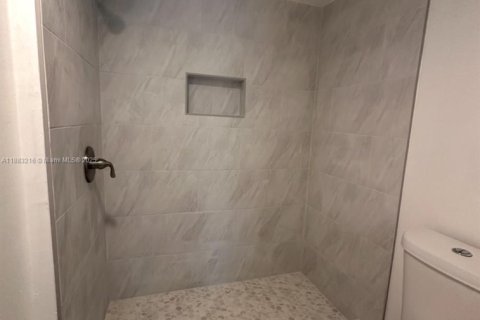 Снять в аренду квартиру в Майами, Флорида 2 спальни, 99.78м2, № 1932095 - фото 11