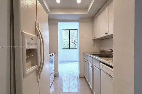 Снять в аренду квартиру в Майами, Флорида 2 спальни, 99.78м2, № 1932095 - фото 13