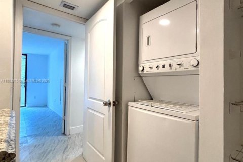 Снять в аренду квартиру в Майами, Флорида 2 спальни, 99.78м2, № 1932095 - фото 9