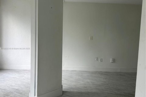 Снять в аренду квартиру в Майами, Флорида 2 спальни, 99.78м2, № 1932095 - фото 6