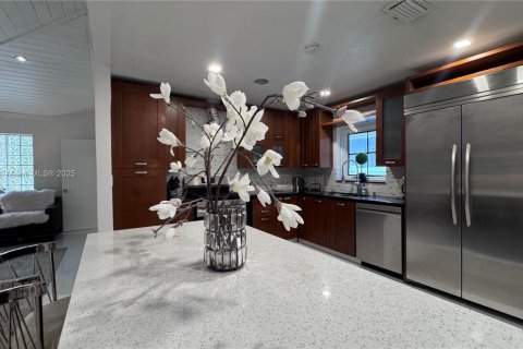 Villa ou maison à louer à Hollywood, Floride: 4 chambres, 185.99 m2 № 1967370 - photo 5