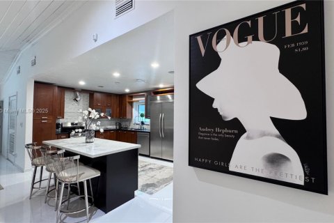 Villa ou maison à louer à Hollywood, Floride: 4 chambres, 185.99 m2 № 1967370 - photo 14