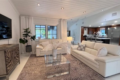 Villa ou maison à louer à Hollywood, Floride: 4 chambres, 185.99 m2 № 1967370 - photo 4