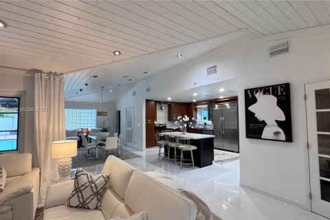 Villa ou maison à louer à Hollywood, Floride: 4 chambres, 185.99 m2 № 1967370 - photo 3